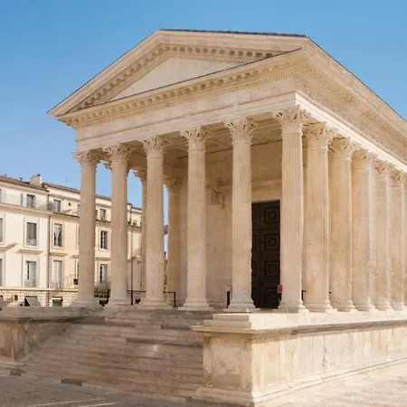 Le Notre Dame-centre Ville-gare * Nimes
